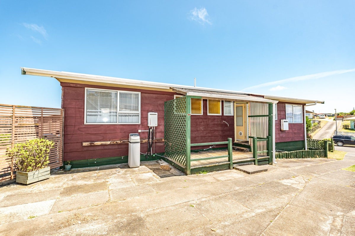 35 Karyn Street, Castlecliff, Whanganui - Carousel 2