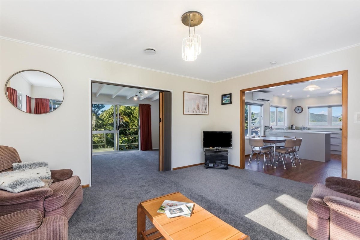 25 Rondane Place, Tirohanga, Lower Hutt - Carousel 2