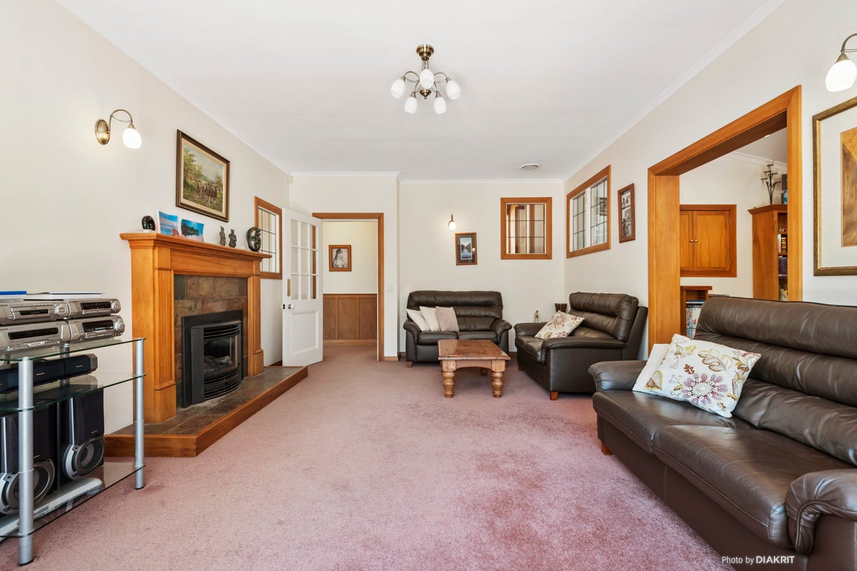 136 Onslow Road, Khandallah, Wellington - Carousel 2