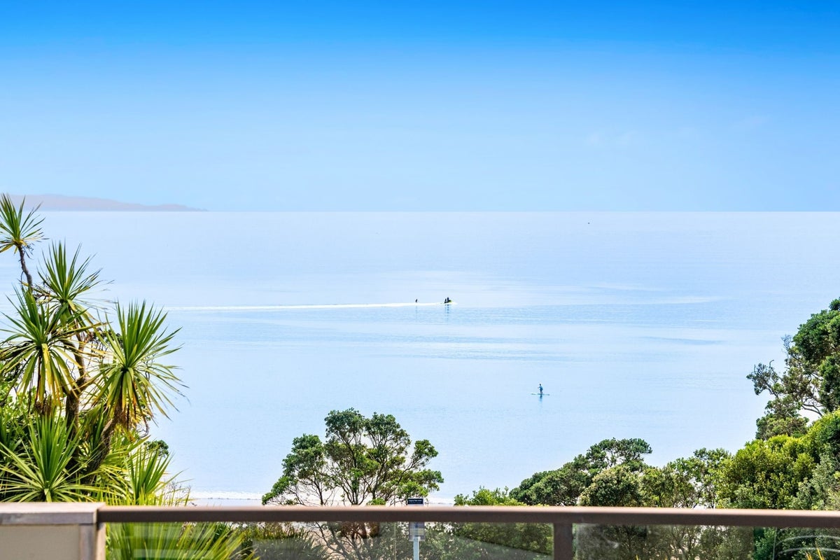 10 Chelverton Terrace, Red Beach, Whangaparaoa - Carousel 2