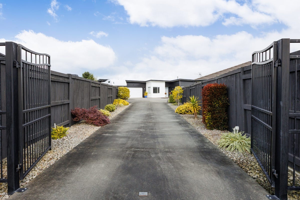 59 Liberty Grove, Kelvin Grove, Palmerston North - Carousel 32