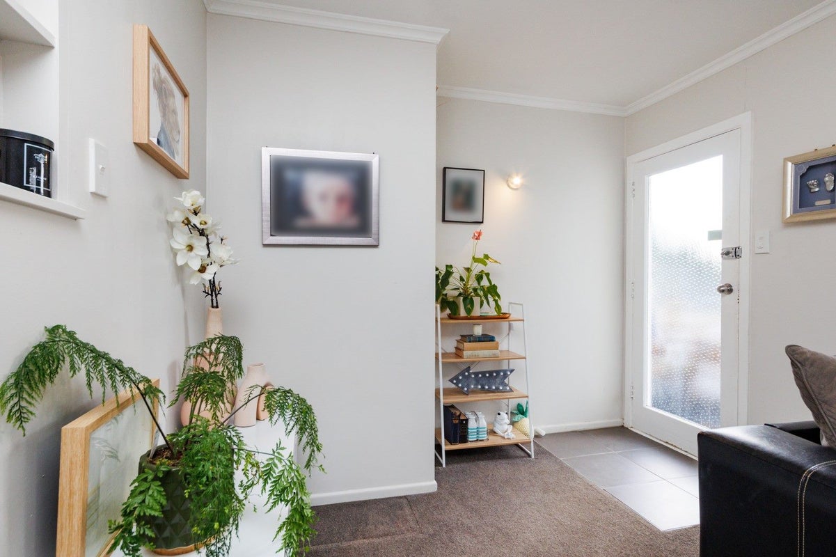 47 Parkland Crescent, Terrace End, Palmerston North - Carousel 2