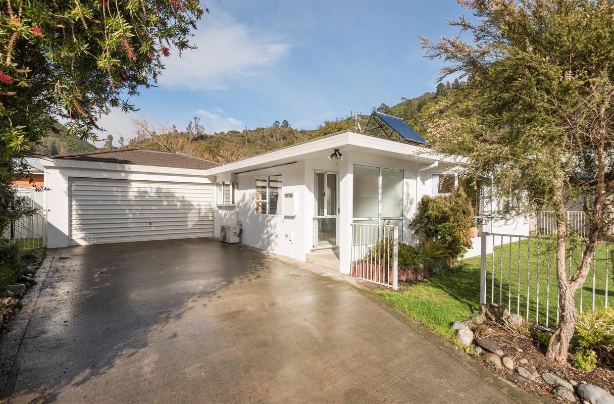 5 Newport Way, The Brook, Nelson - Carousel 1