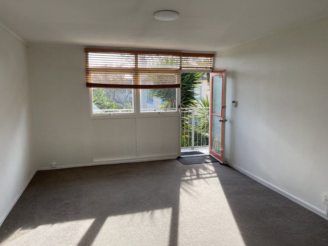 10D Graysons Lane, Mount Eden, Auckland - Carousel 2