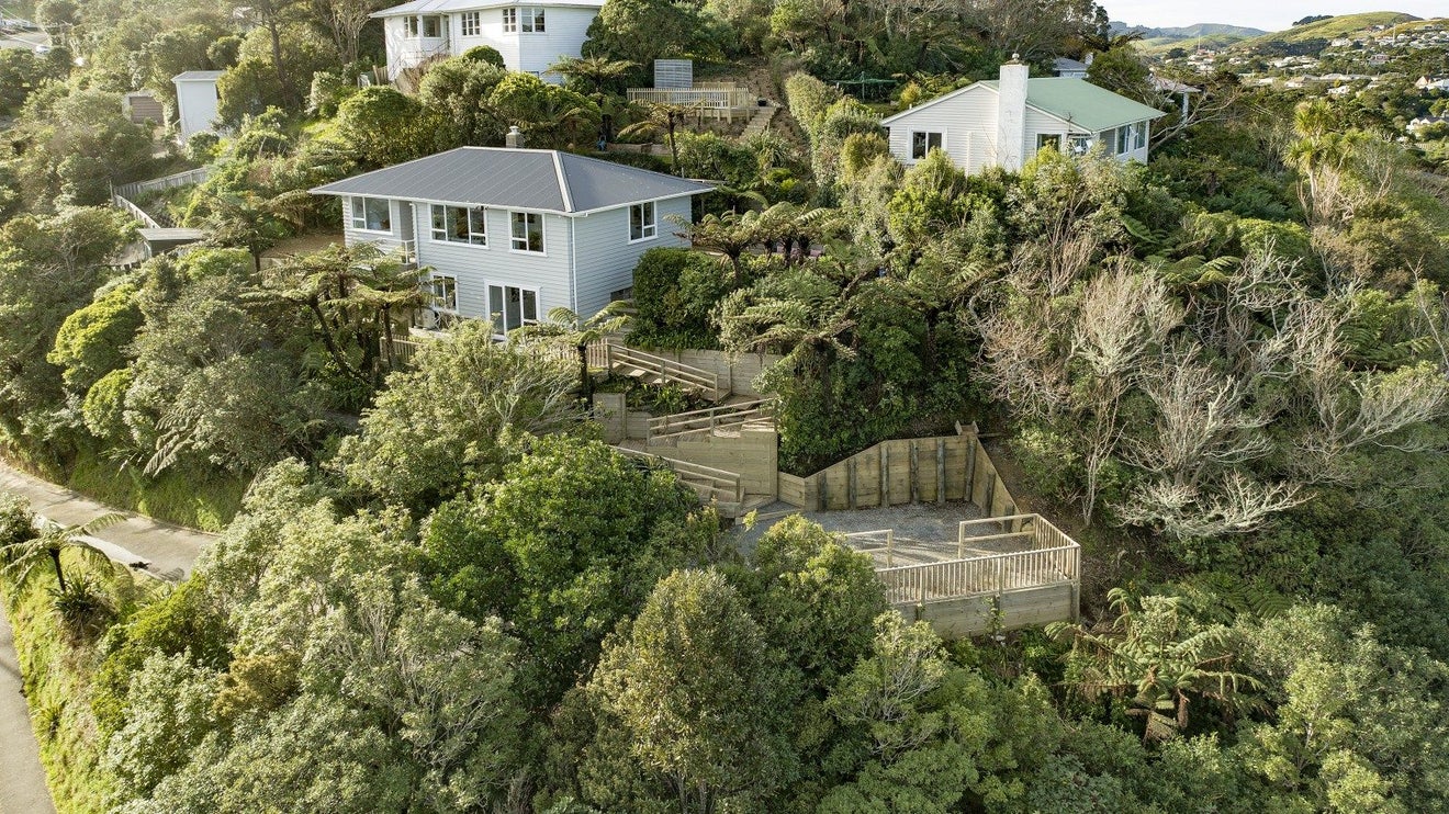 79 Salford Street, Newlands, Wellington - Carousel 19