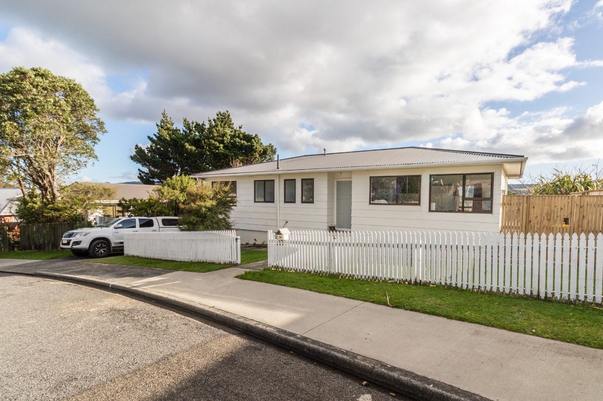 18 Tobago Crescent, Grenada North, Wellington - Carousel 1