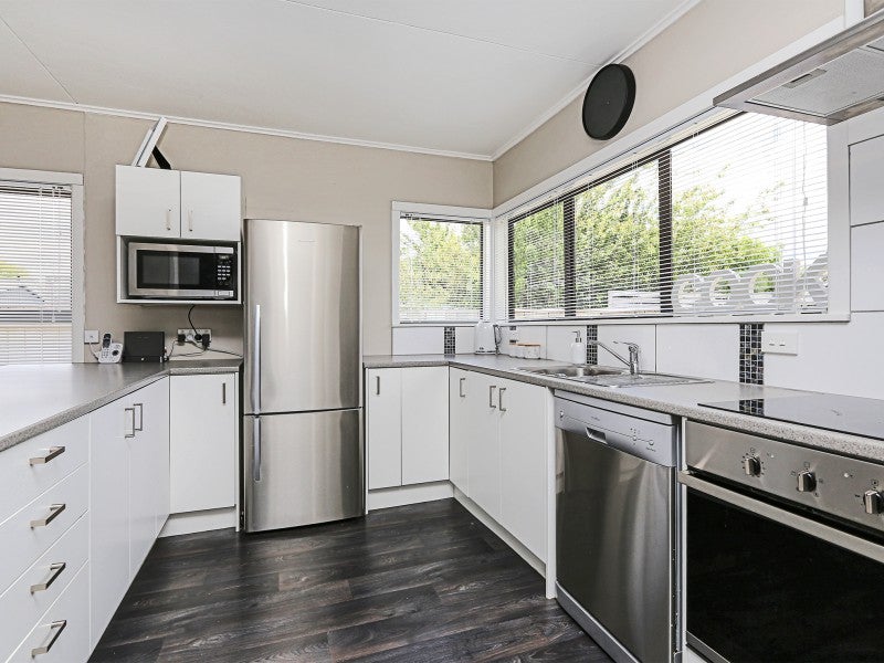 433 Southland Place, Raureka, Hastings - Carousel 2