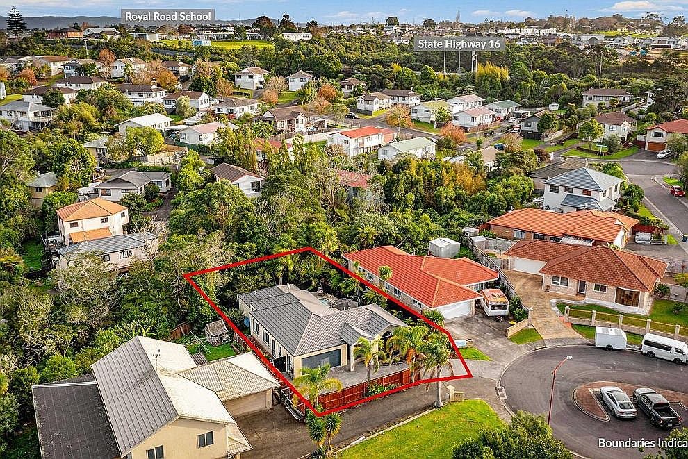 13 Berkshire Terrace, Massey, Auckland - Carousel 2
