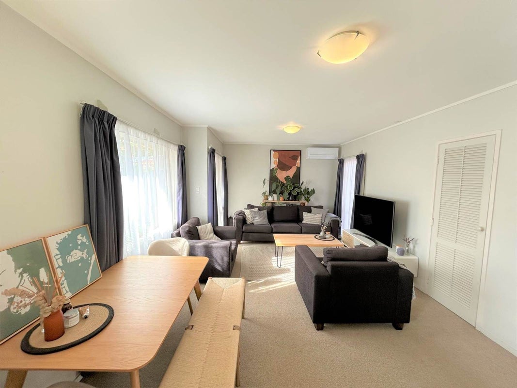 1/236 Te Atatu Road, Te Atatu South, Auckland - Carousel 2
