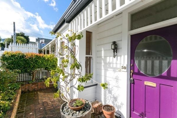 30 Charlotte Avenue, Brooklyn, Wellington - Carousel 2