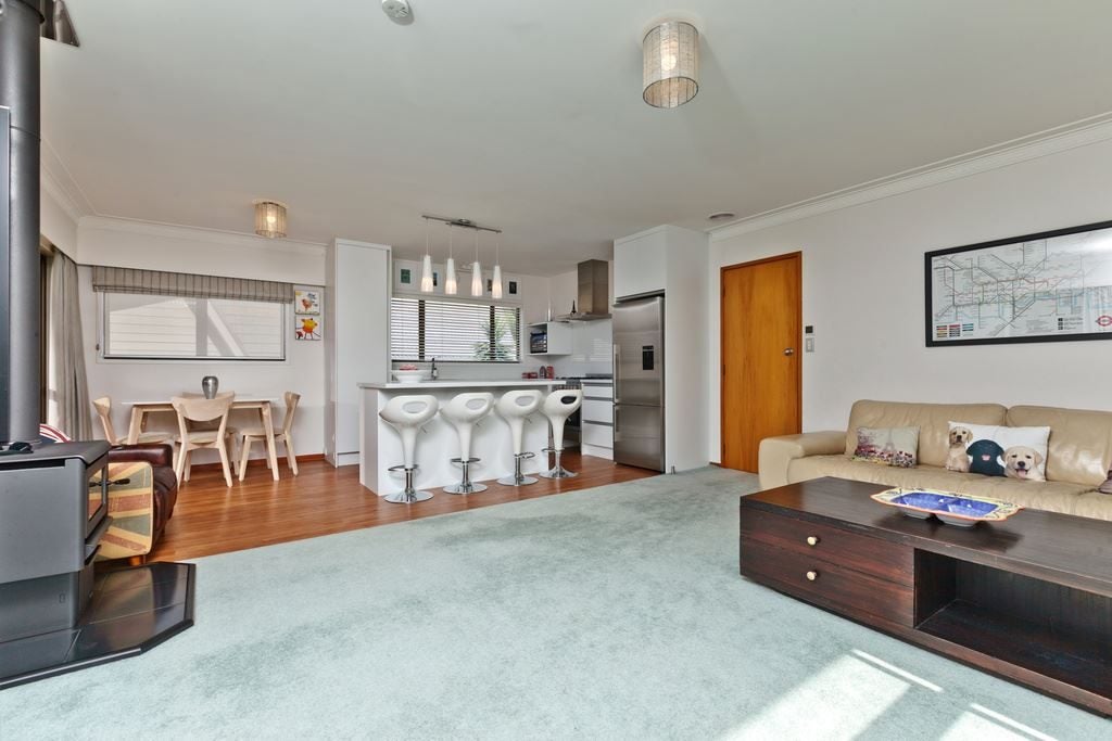 35 Stapleford Crescent, Browns Bay, Auckland - Carousel 2
