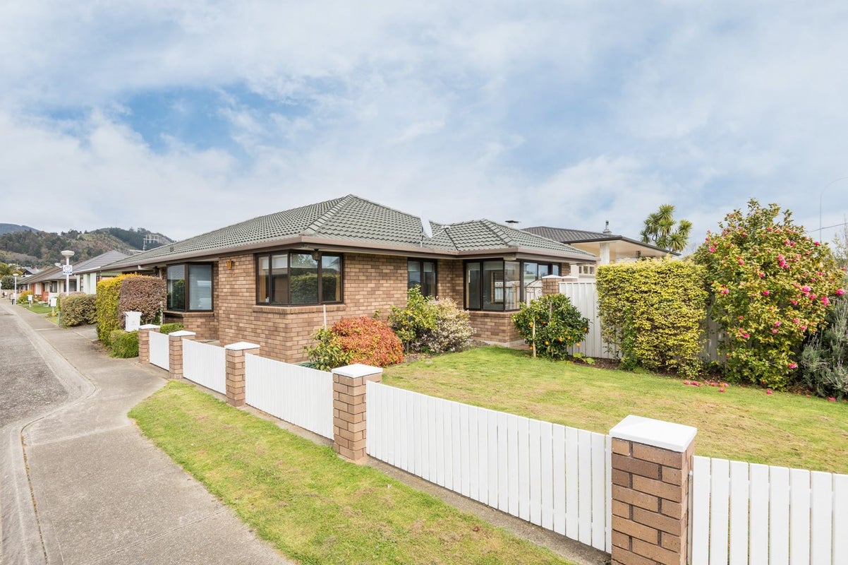 2 De Cesare Way, The Wood, Nelson - Carousel 1