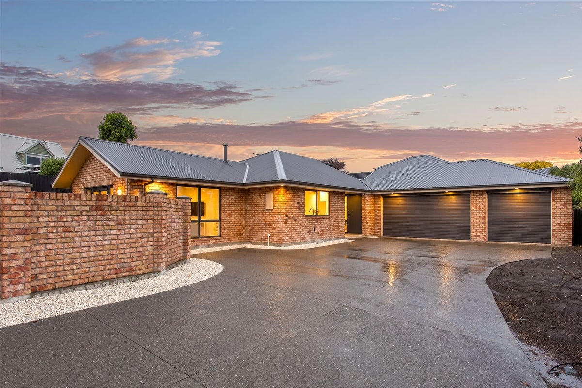 25 Baltimore Green, Shirley, Christchurch - Carousel 17