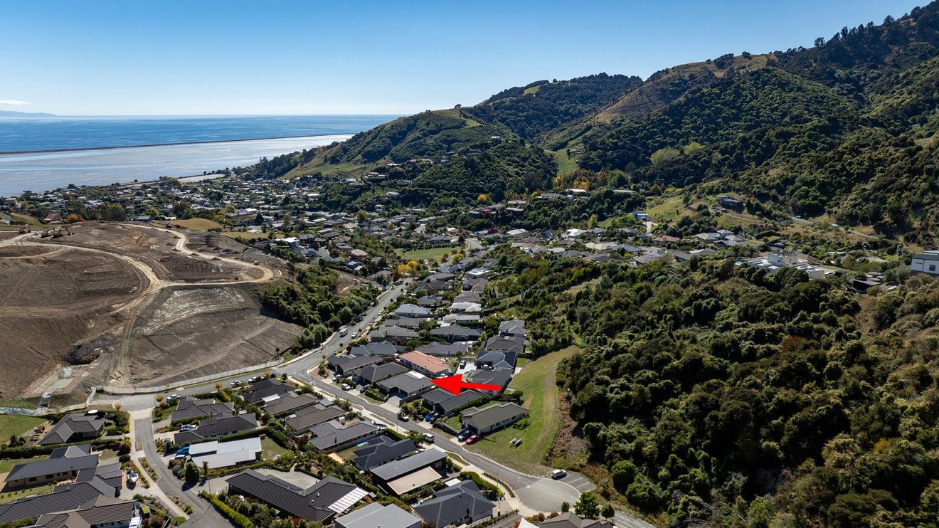 5 Devenish Place, Atawhai, Nelson - Carousel 2