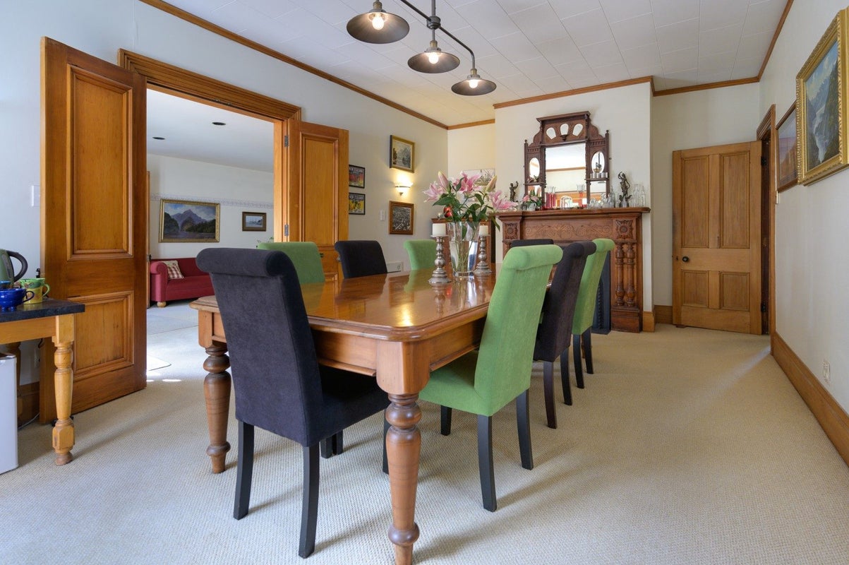 7 Cambria Gardens, The Wood, Nelson - Carousel 2
