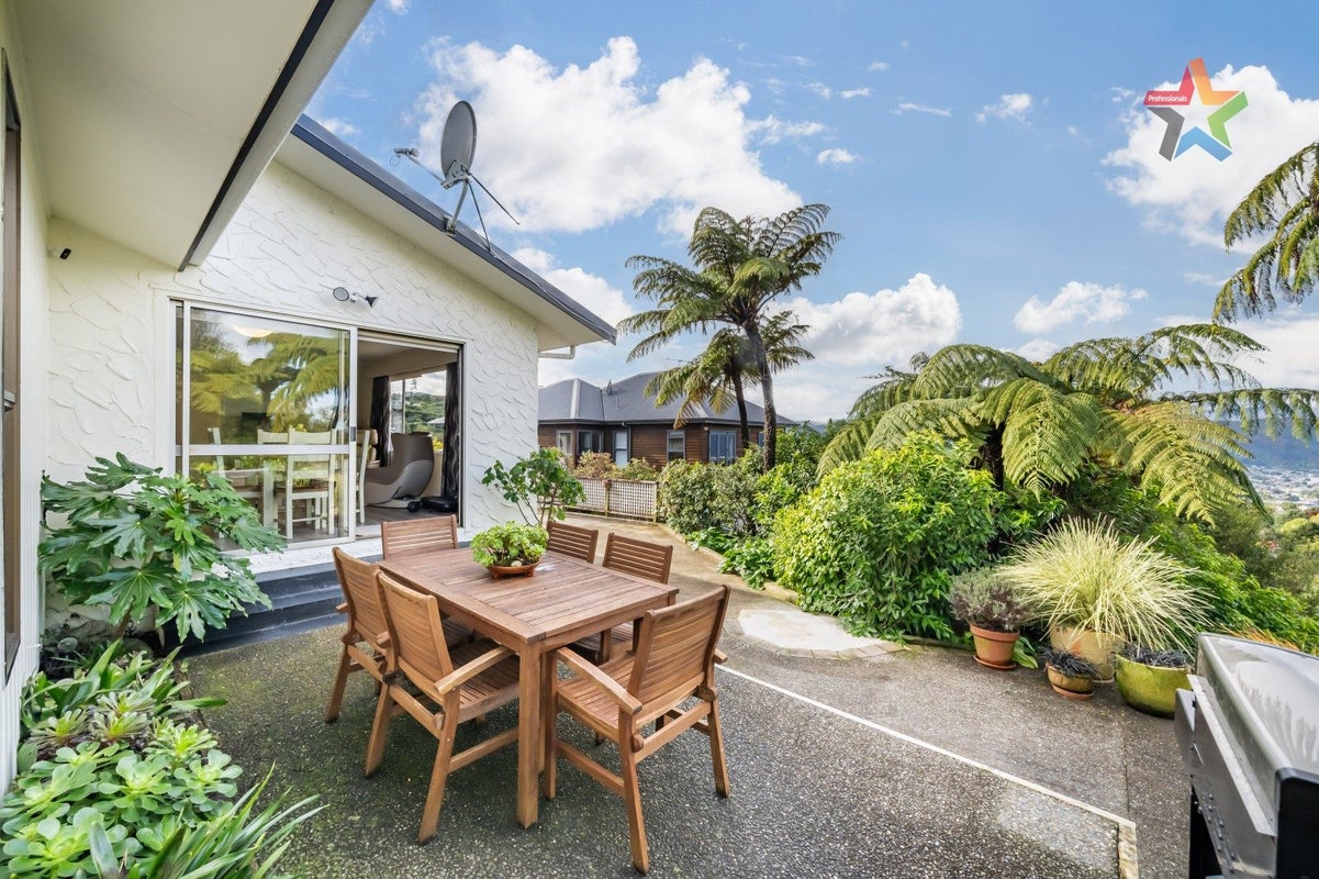 1/13 Westpoint Avenue, Harbour View, Lower Hutt - Carousel 1