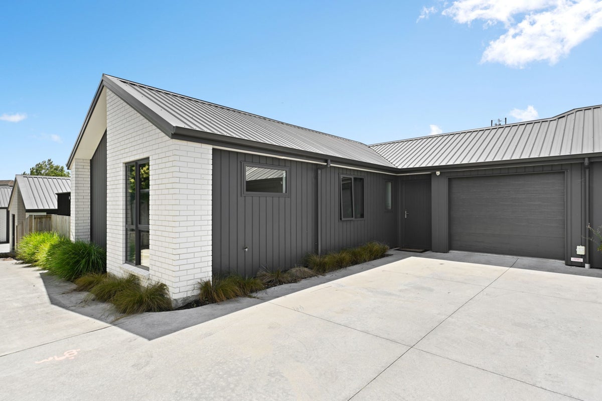 3/21 Gibson Road, Dinsdale, Hamilton - Carousel 1