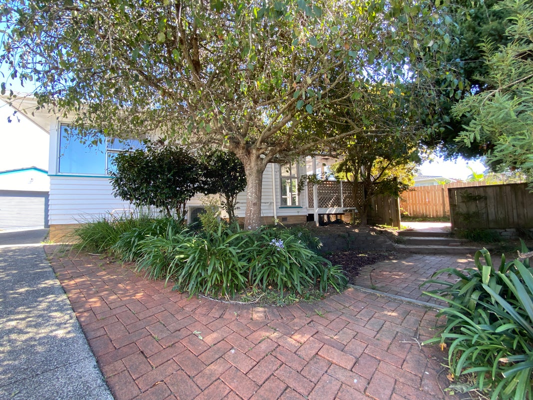 9 Pixie Place, Pakuranga Heights, Auckland - Carousel 1