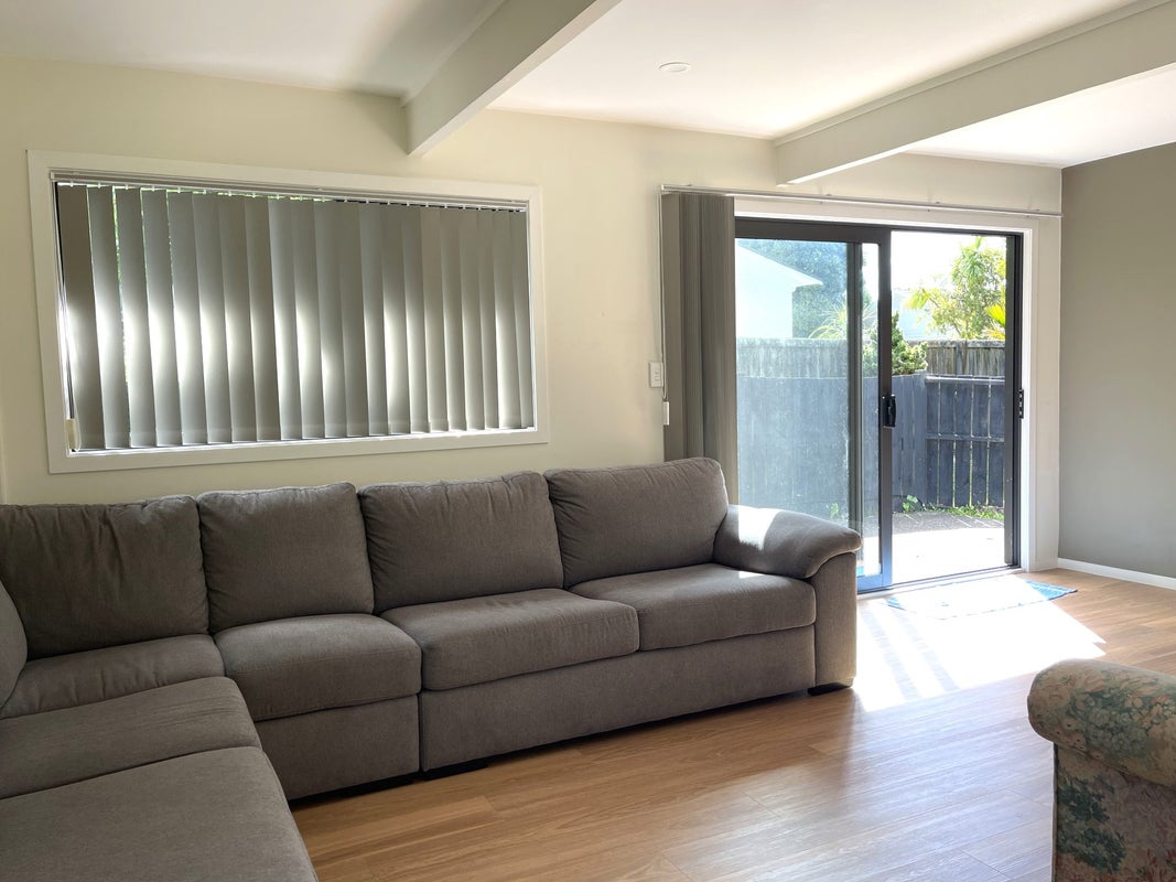 1/29 Camelot Place, Glenfield, Auckland - Carousel 2