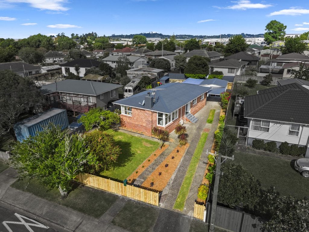 39 Hamill Road, Otara, Auckland - Carousel 1