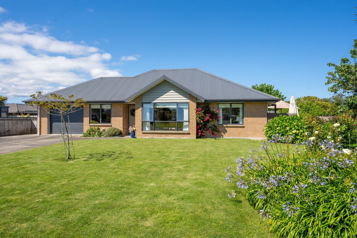 3 Ludlam Way, Otaki - Carousel 1