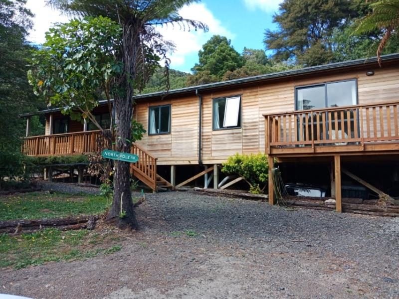 8 Aratika Grove, Stokes Valley, Lower Hutt - Carousel 1