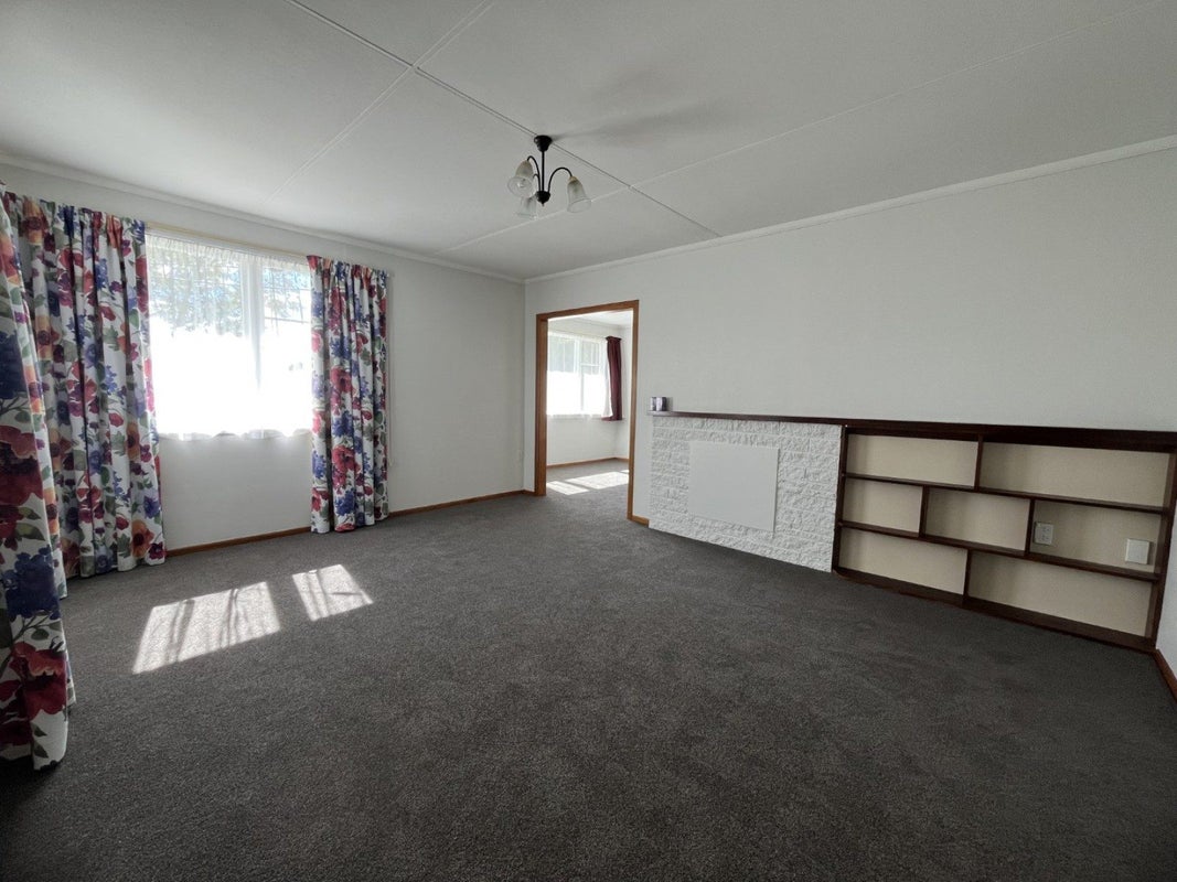 20 Benmore Avenue, Cloverlea, Palmerston North - Carousel 2