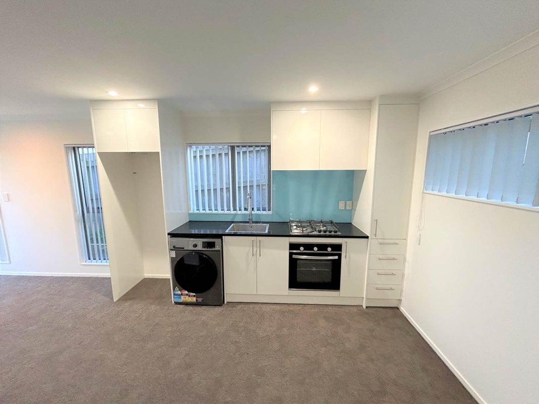 24D Roberts Road, Te Atatu South, Auckland - Carousel 2