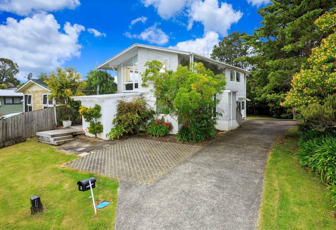 7 Teviot Place, Totara Vale, Auckland - Carousel 1