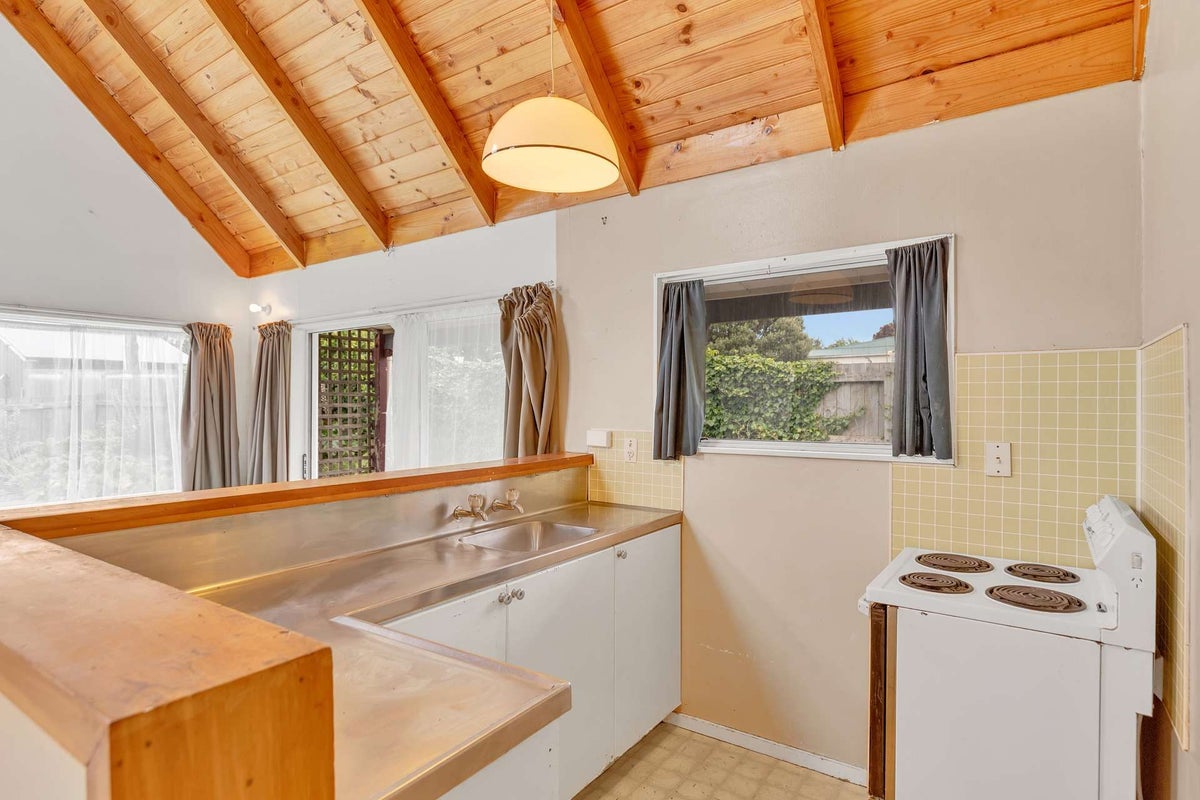 32A Manuka Street, Castlecliff, Whanganui - Carousel 2