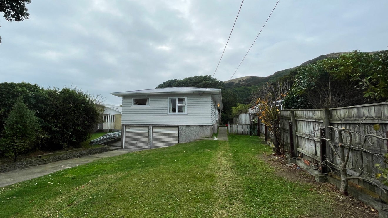 13 Toenga Road, Pukerua Bay, Porirua - Carousel 1