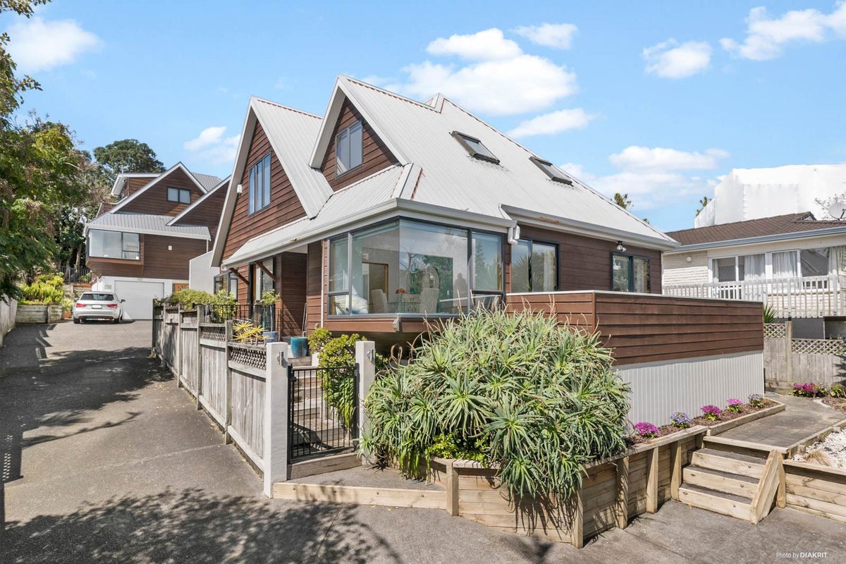 1/29 Garadice Road, Rothesay Bay, Auckland - Carousel 1