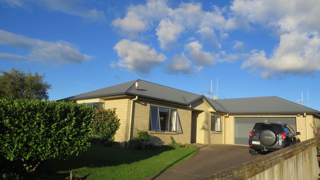 11 Cumbria Way, Hamilton East, Hamilton - Carousel 1