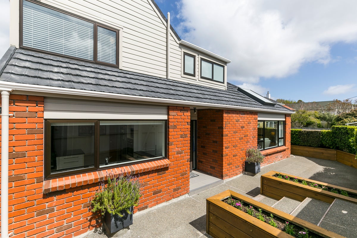 1 Friend Street, Karori, Wellington - Carousel 2