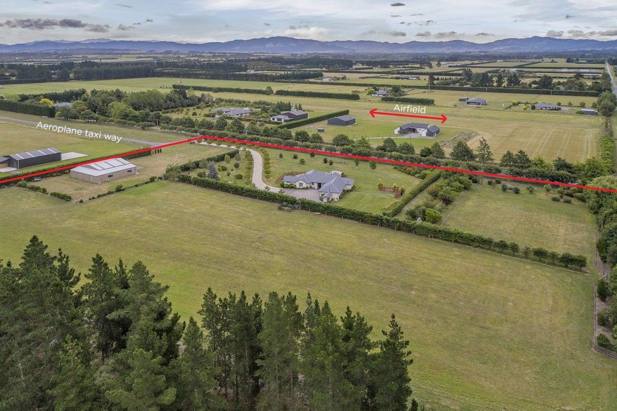 1 Aviation Avenue, Fernside, Rangiora - Carousel 1
