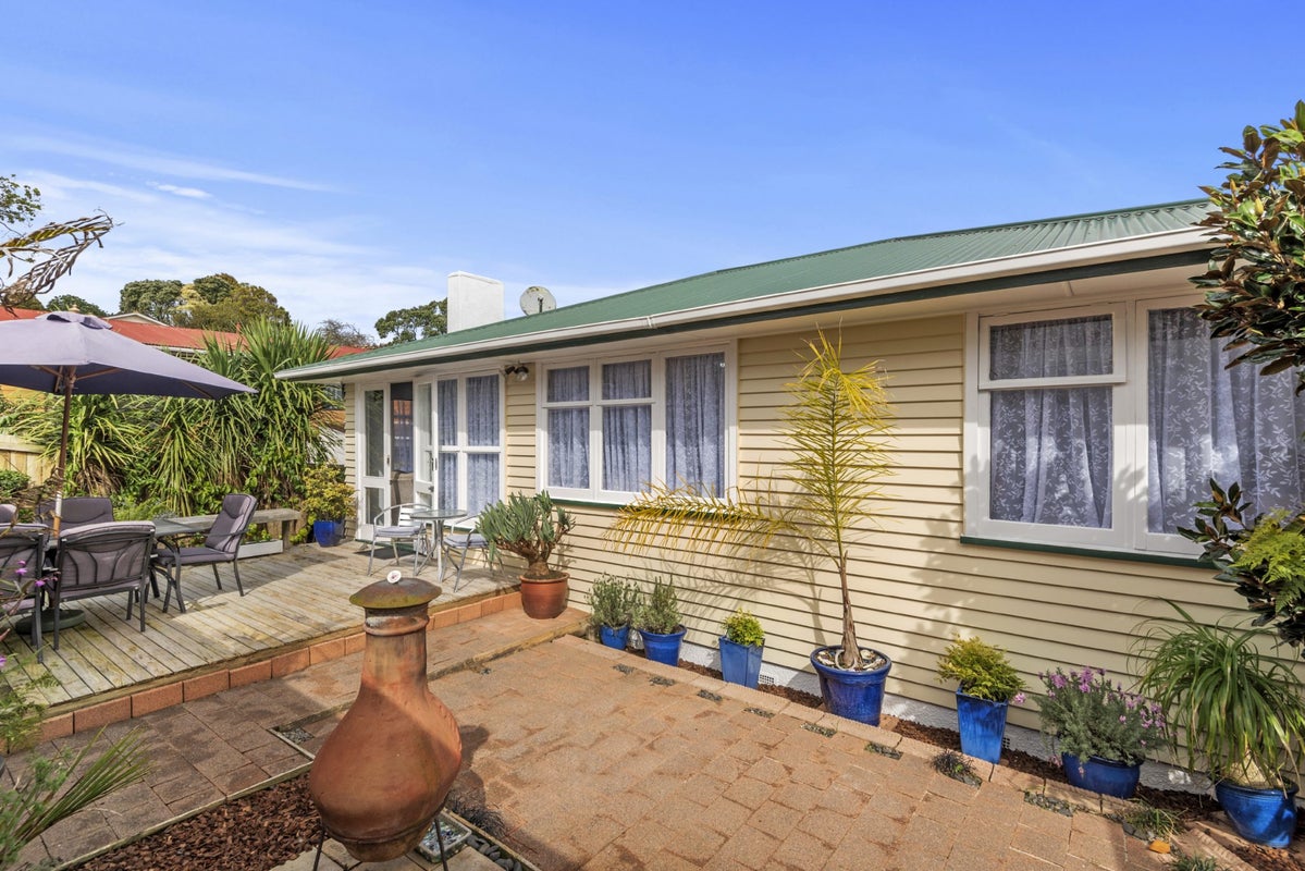 12 Whitmore Road, Mount Roskill, Auckland - Carousel 2