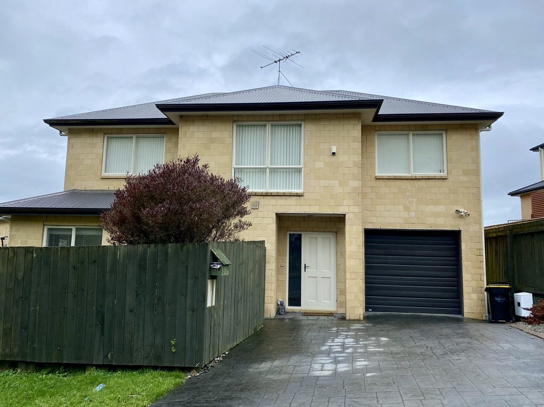 41 Erlestoke Crescent, Churton Park, Wellington - Carousel 1