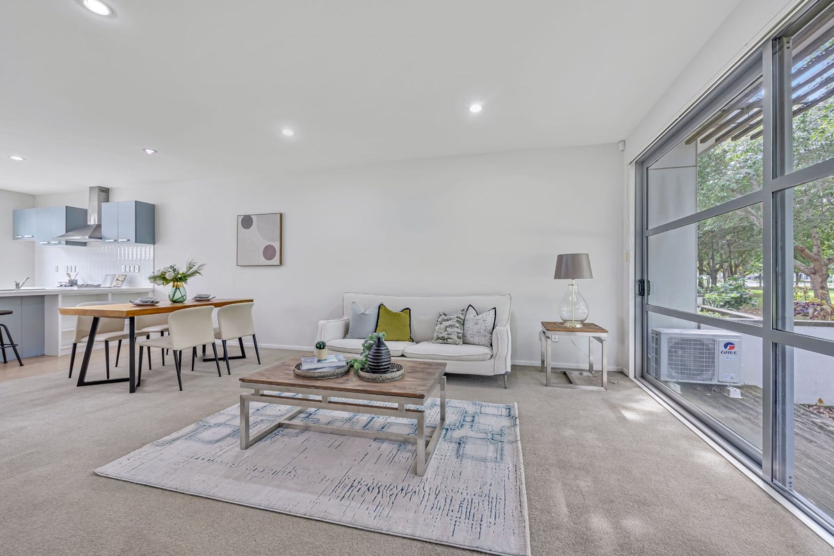 32 Kauri Drive, Takanini, Auckland - Carousel 2