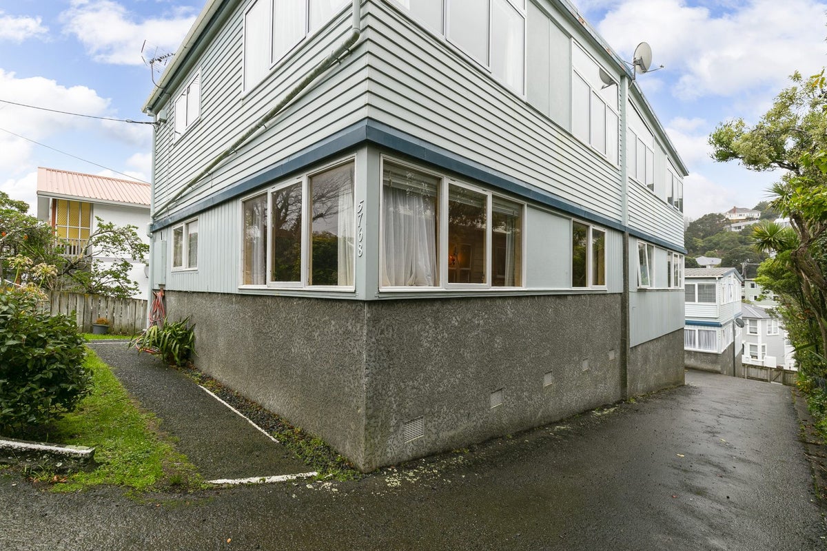 8/76 Waipapa Road, Hataitai, Wellington - Carousel 1