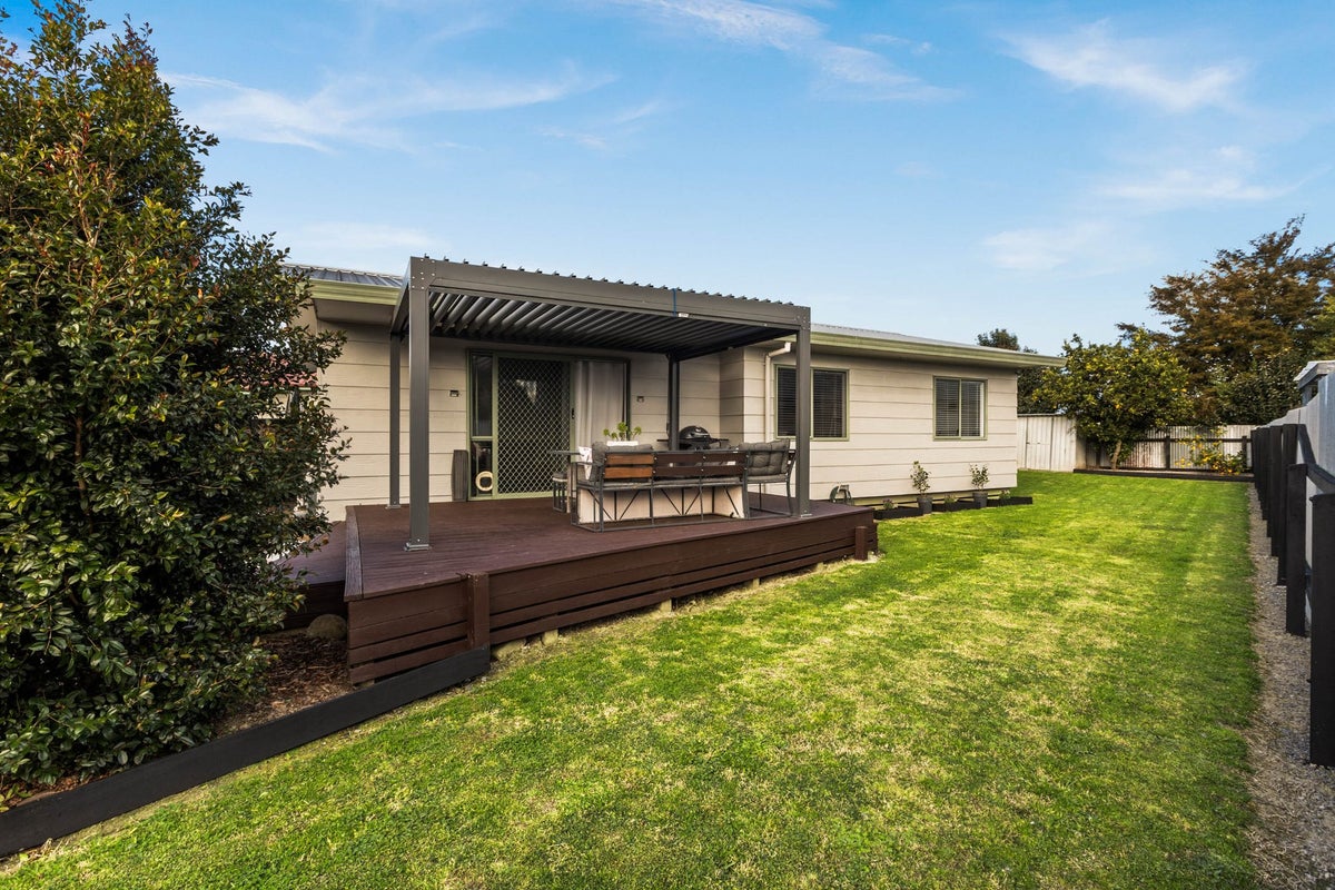7 Ted Harpur Place, Onekawa, Napier - Carousel 24