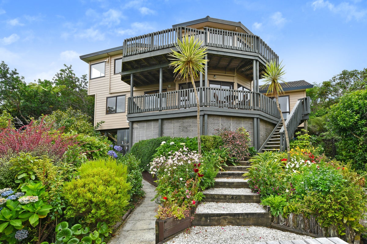 86 Viewmont Drive, Harbour View, Lower Hutt - Carousel 1