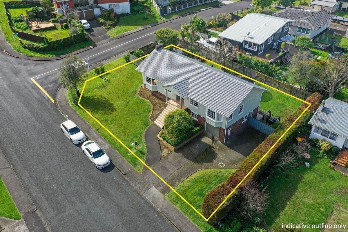 32 Finnerty Avenue, Howick, Auckland - Carousel 27