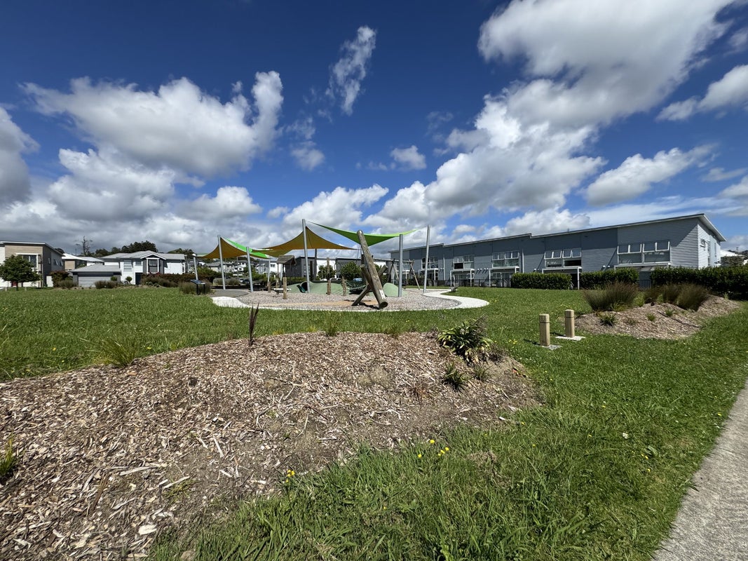 20 Gilbert Hall Way, Swanson, Auckland - Carousel 18