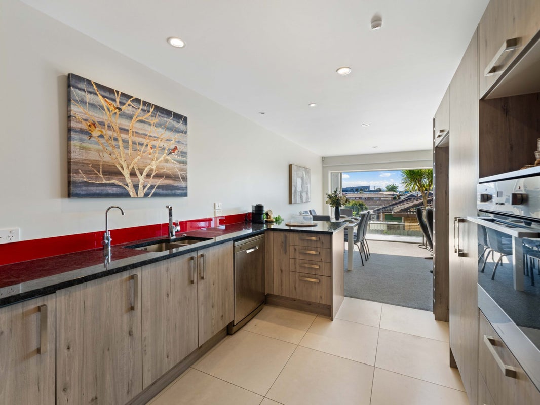 2/23 Wellington Street, Papakura, Auckland - Carousel 1