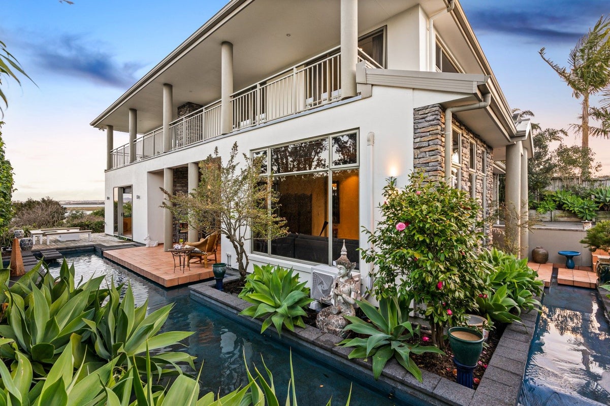 67 Harbour View Road, Te Atatu Peninsula, Auckland - Carousel 1