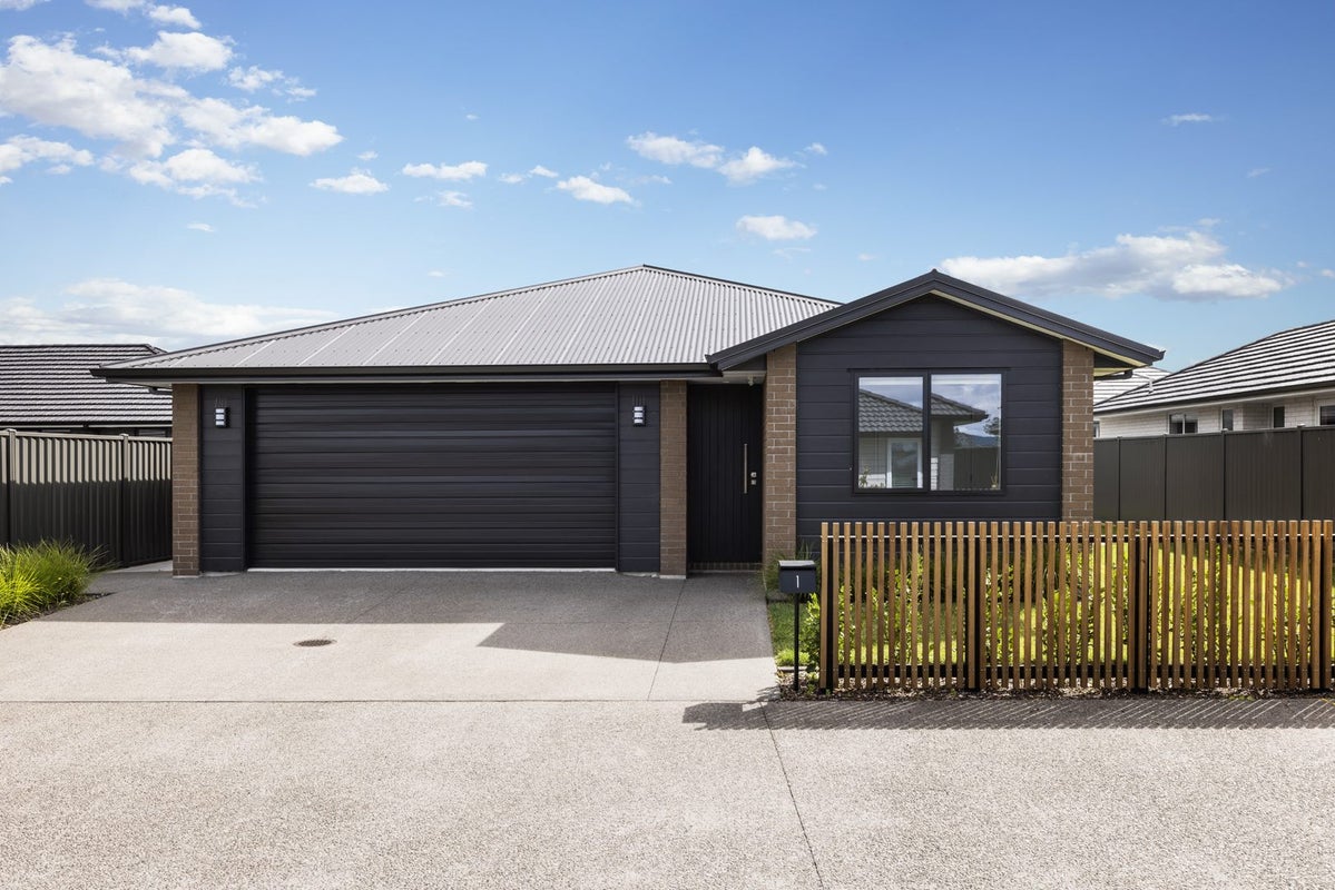1 Lattay Lane, Pyes Pa, Tauranga - Carousel 1