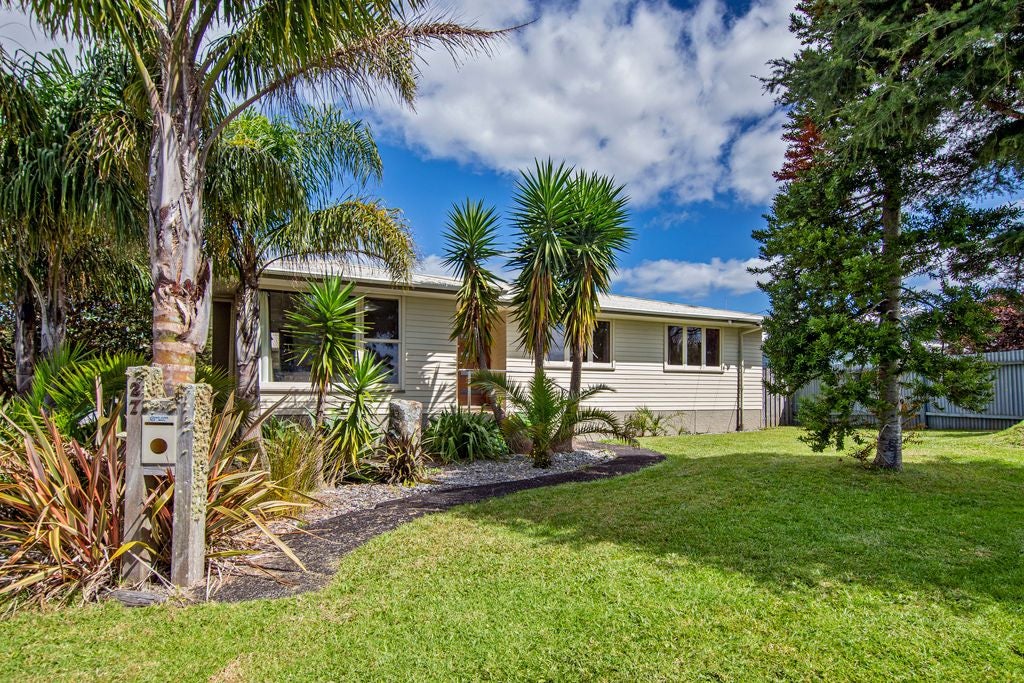 27 Corks Road, Te Kamo, Whangarei - Carousel 1