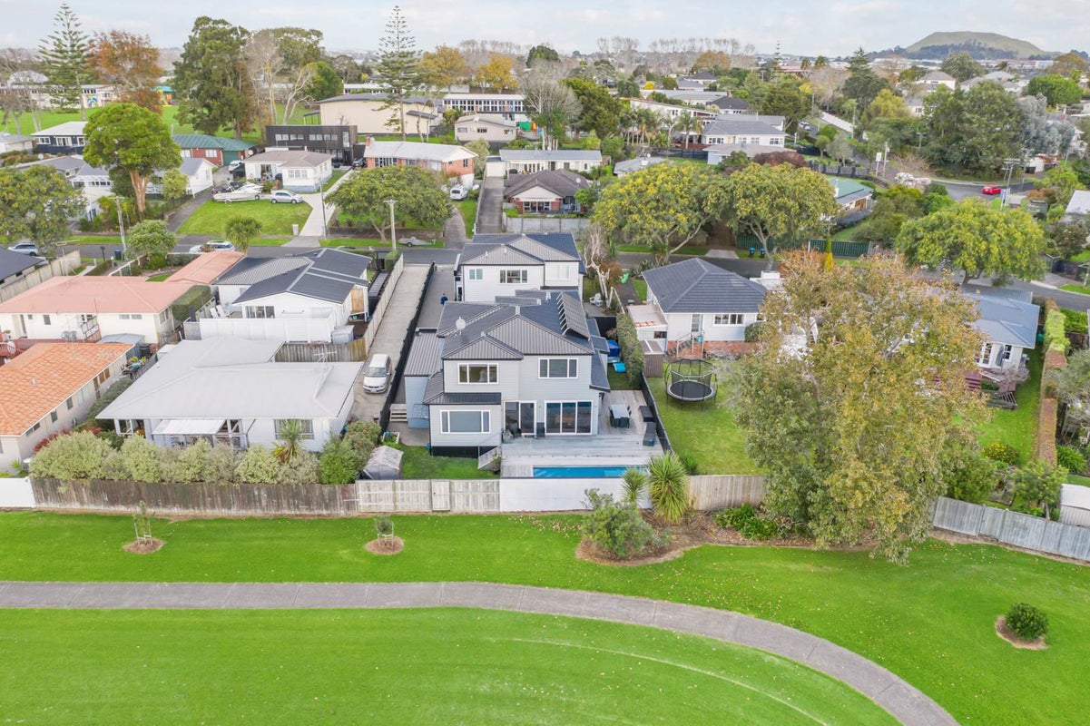 20A Jefferson Street, Glendowie, Auckland - Carousel 43