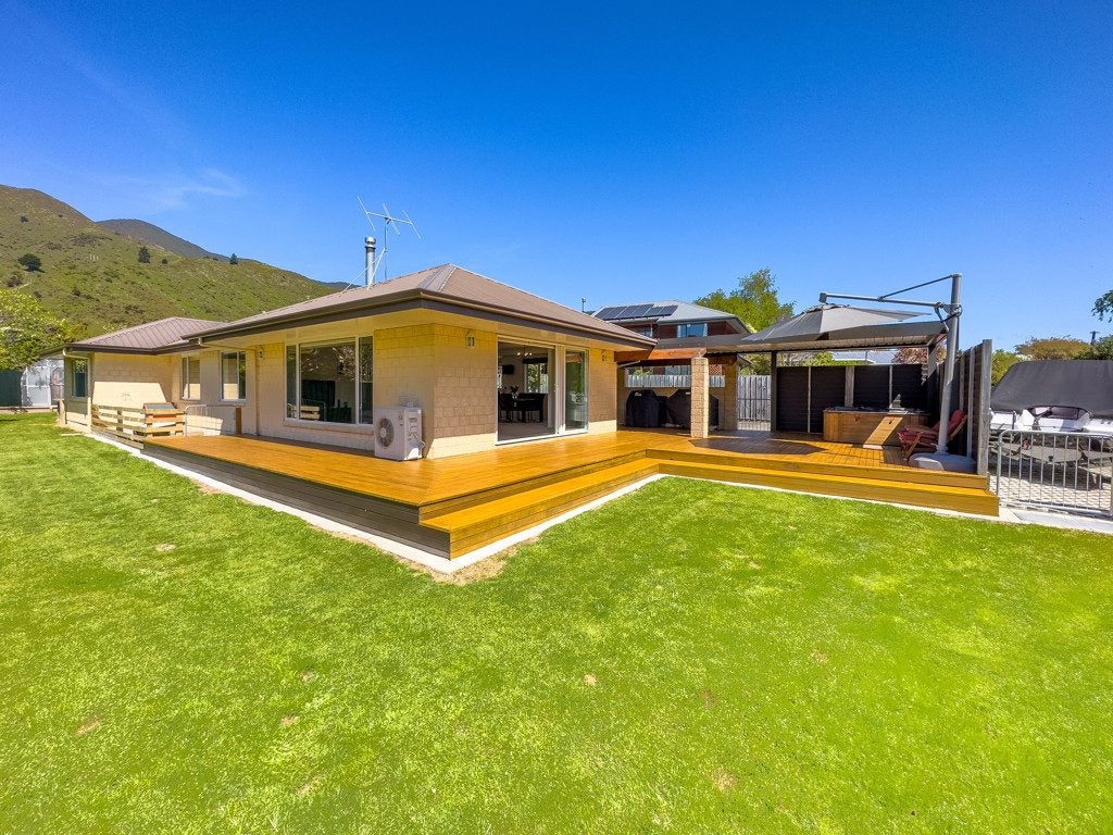 254C Waikawa Road, Waikawa, Picton - Carousel 1