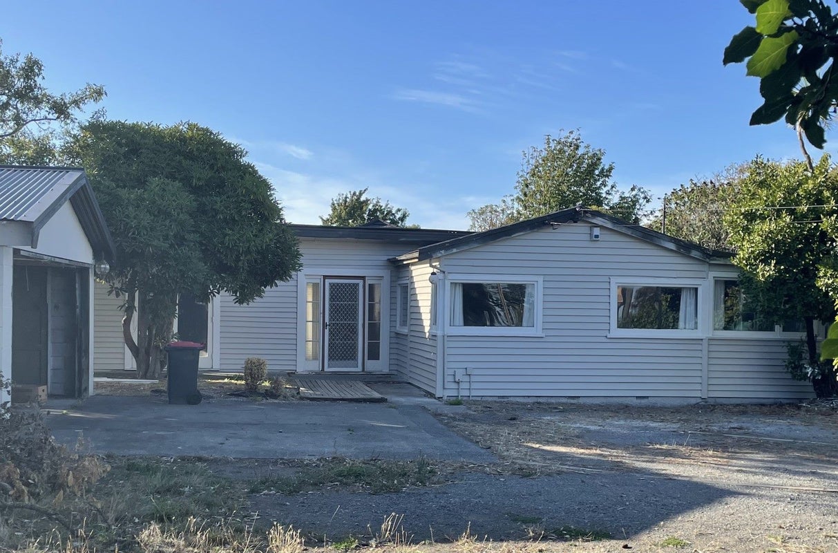318 Pages Road, Wainoni, Christchurch - Carousel 1